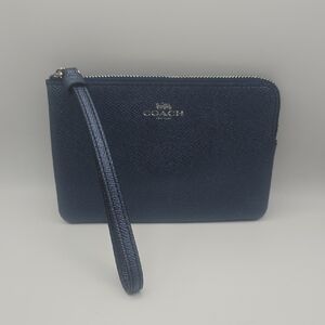 Coach Metallic Blue Pebbled Leather Small Wristlet W/ Silver Hardware (EUC)💙🩶